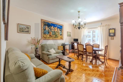 Apartamento T2 para Venda em Oeiras e São Julião da Barra, Paço de Arcos e Caxias