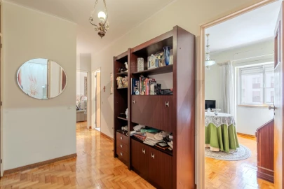 Apartamento T2 para Venda em Oeiras e São Julião da Barra, Paço de Arcos e Caxias