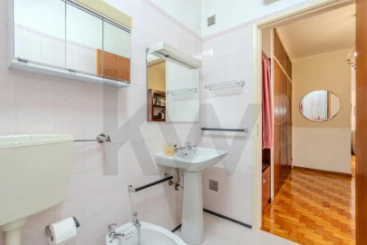 Apartamento T2 para Venda em Oeiras e São Julião da Barra, Paço de Arcos e Caxias