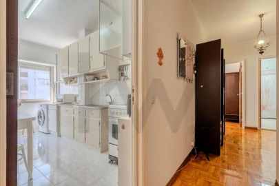 Apartamento T2 para Venda em Oeiras e São Julião da Barra, Paço de Arcos e Caxias