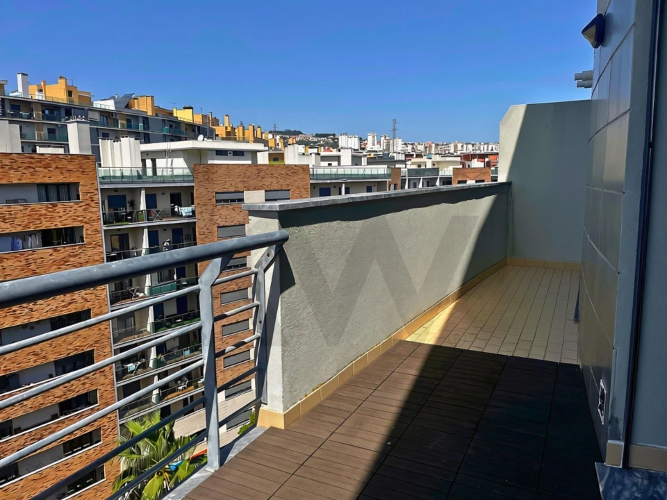 Apartamento T2 para Arrendamento em Odivelas Foto 4