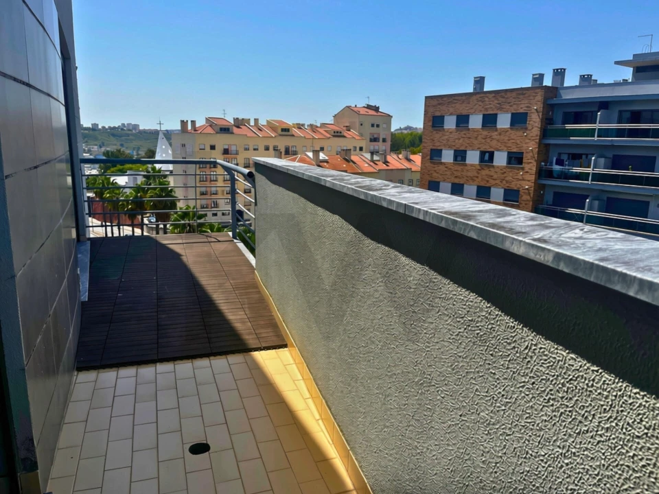 Apartamento T2 para Arrendamento em Odivelas Foto 3