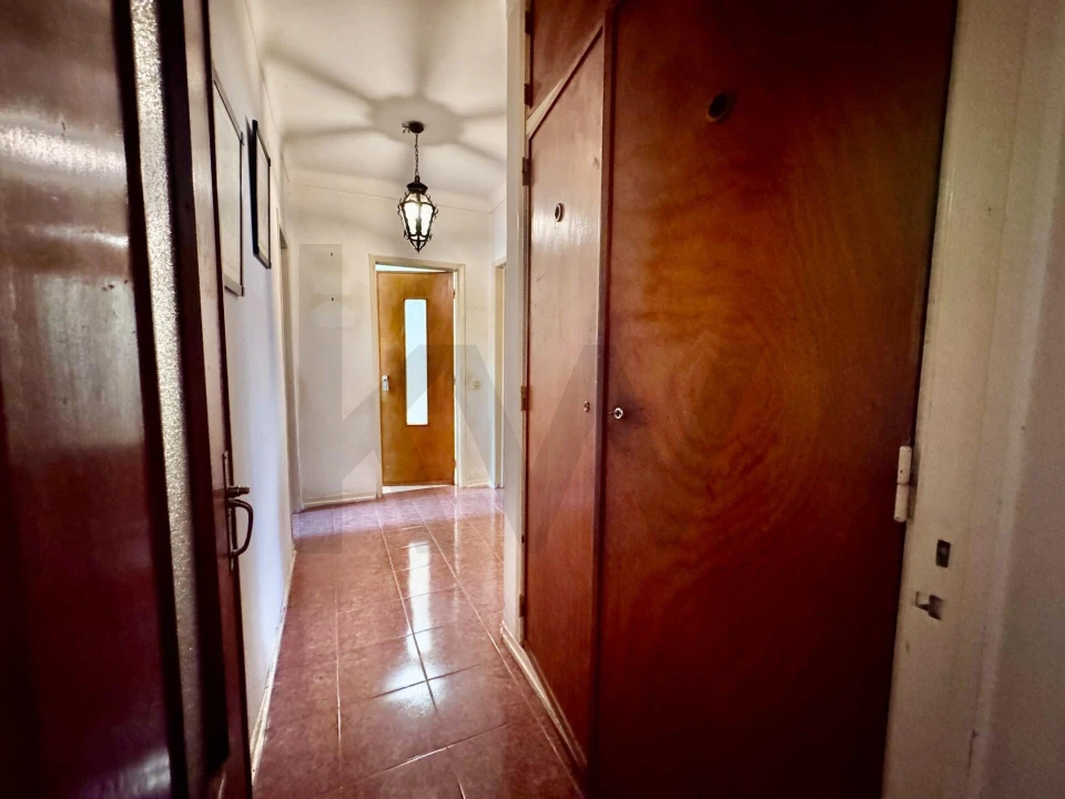 Apartamento T3 para Venda em Carcavelos e Parede Foto 9