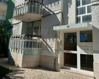 Apartamento T3 para Venda em Carcavelos e Parede