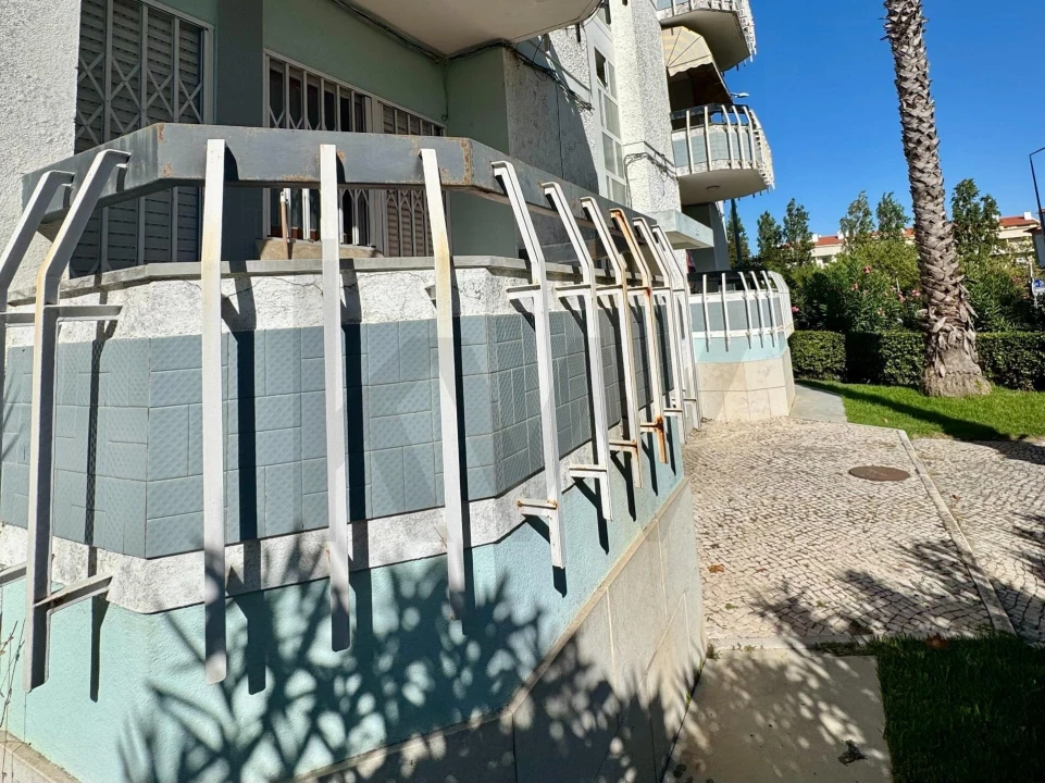 Apartamento T3 para Venda em Carcavelos e Parede Foto 16