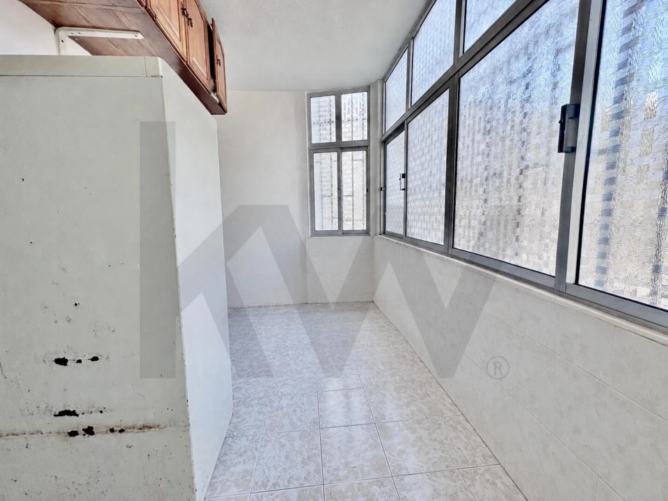 Apartamento T3 para Venda em Carcavelos e Parede Foto 13