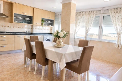 Apartamento T3 para Venda em Ramada e Caneças