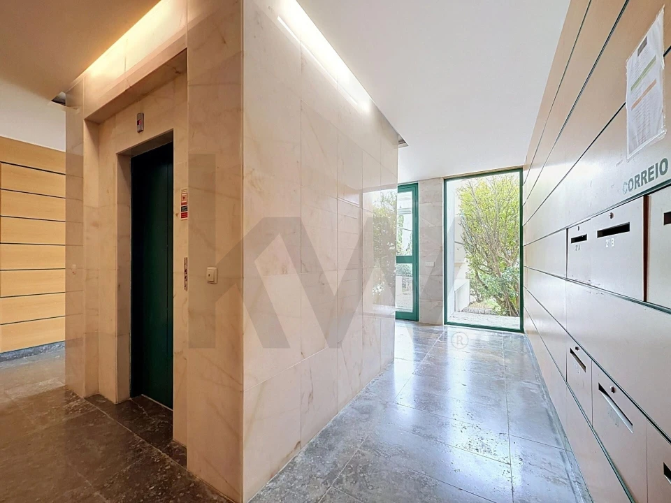 Apartamento T3 para Venda em Queluz e Belas Foto 3
