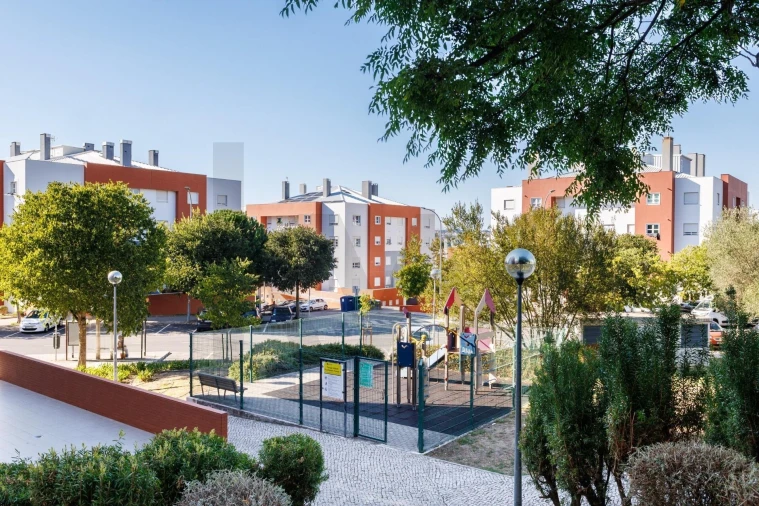 Apartamento T2 para Venda em Venteira Foto 27