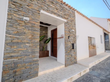 Moradia T5 para Venda em Azoia de Cima e Tremês