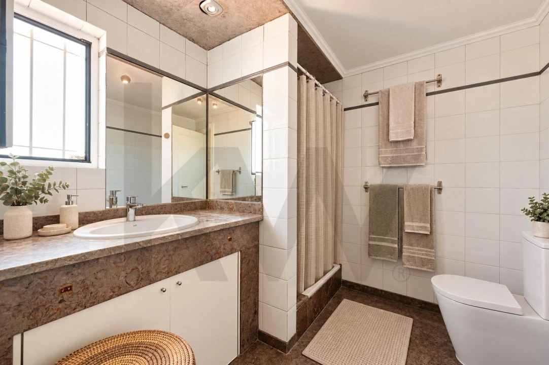 Apartamento T3 para Venda em Alfragide Foto 42