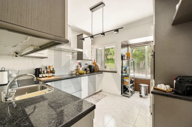 Apartamento T3 para Venda em Alfragide Foto 23