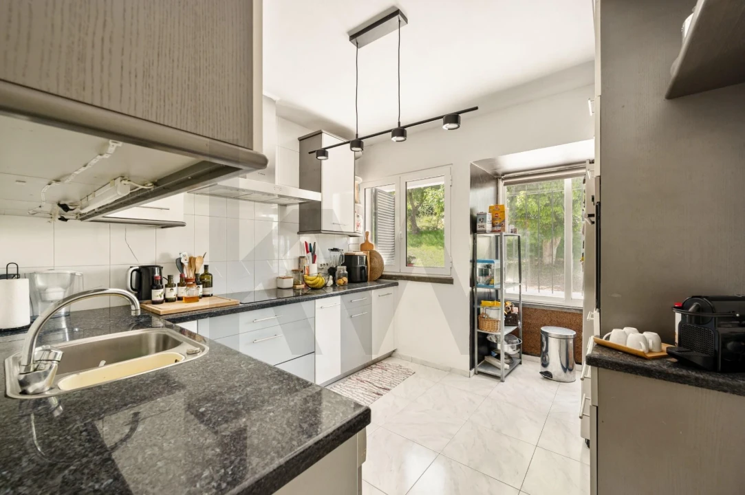 Apartamento T3 para Venda em Alfragide Foto 23