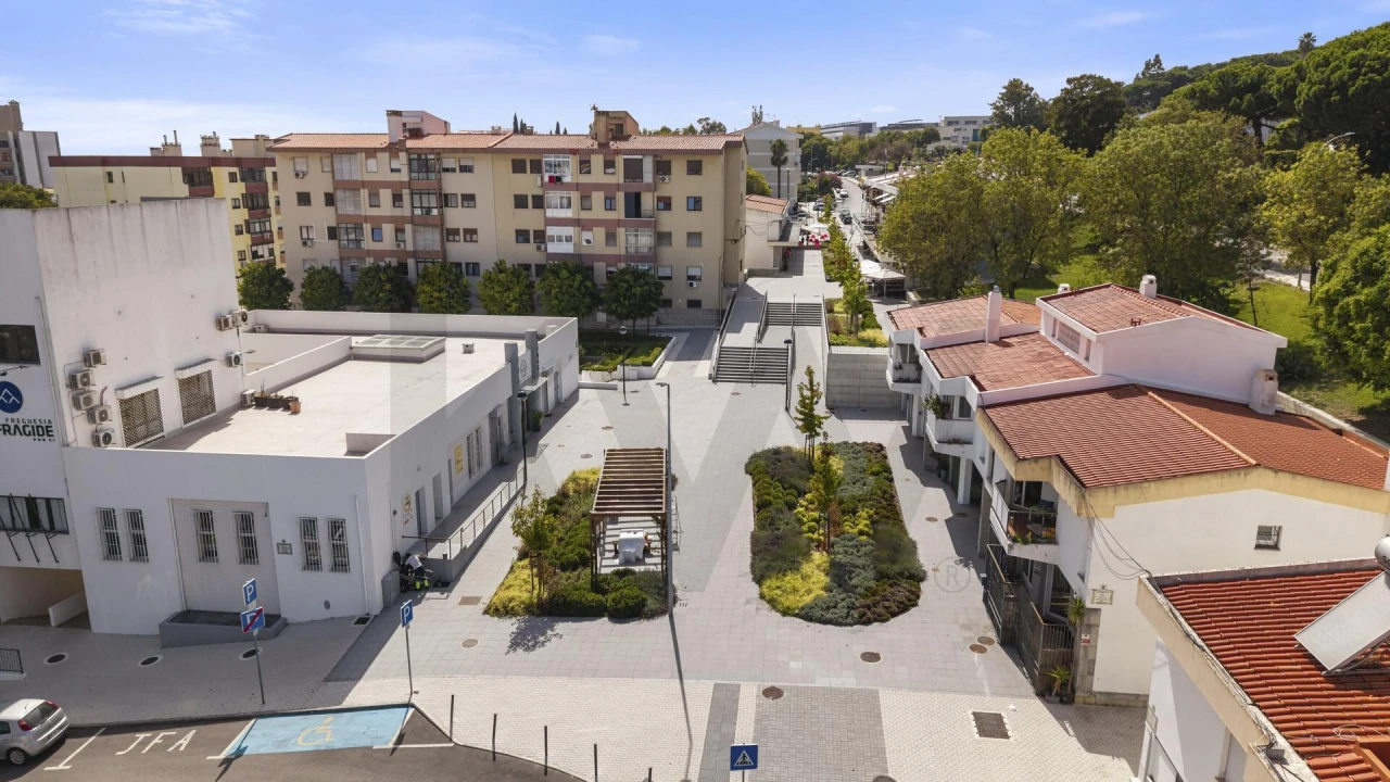 Apartamento T3 para Venda em Alfragide Foto 53