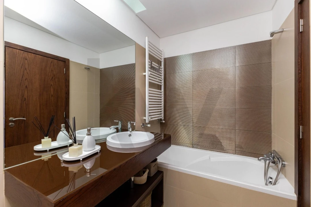 Apartamento T2 para Venda em Canelas Foto 24