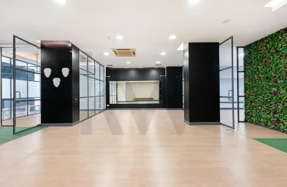 Loja para Arrendamento em Carnide