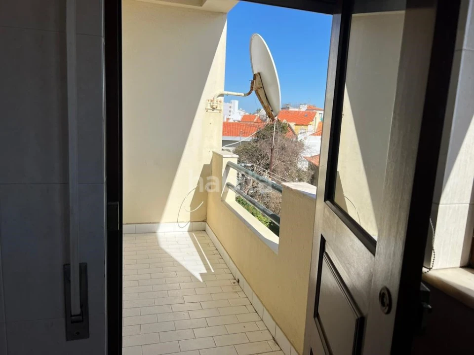 Apartamento T2 para Arrendamento em Sines Foto 10