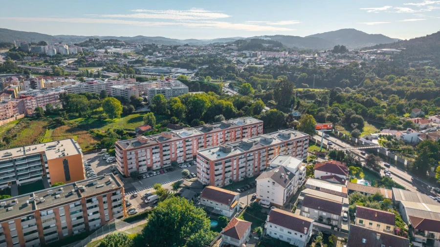 Apartamento T3 para Venda em Ferreiros e Gondizalves Foto 31