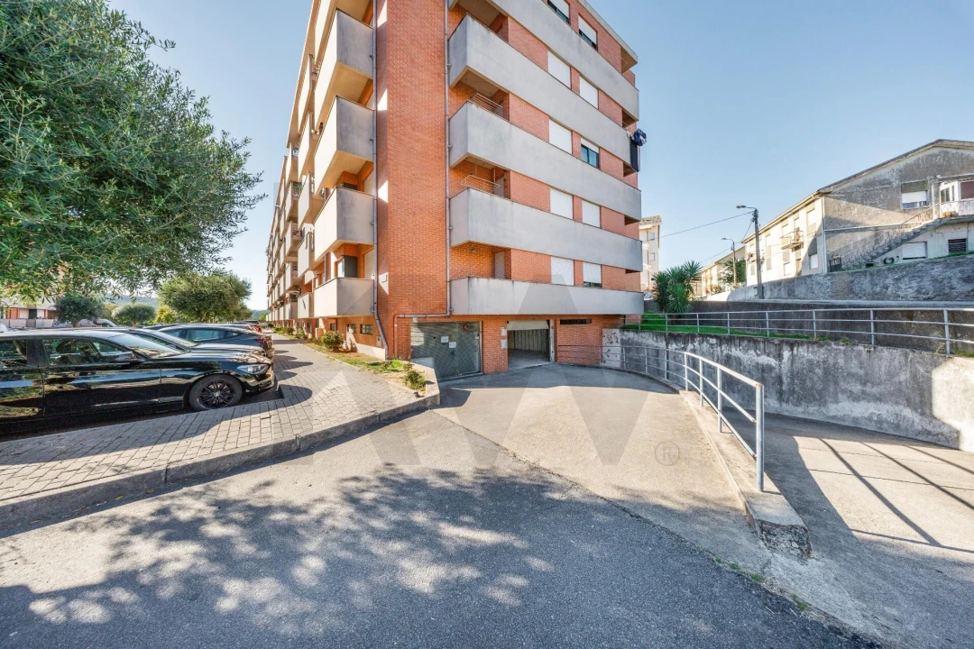 Apartamento T3 para Venda em Ferreiros e Gondizalves Foto 27