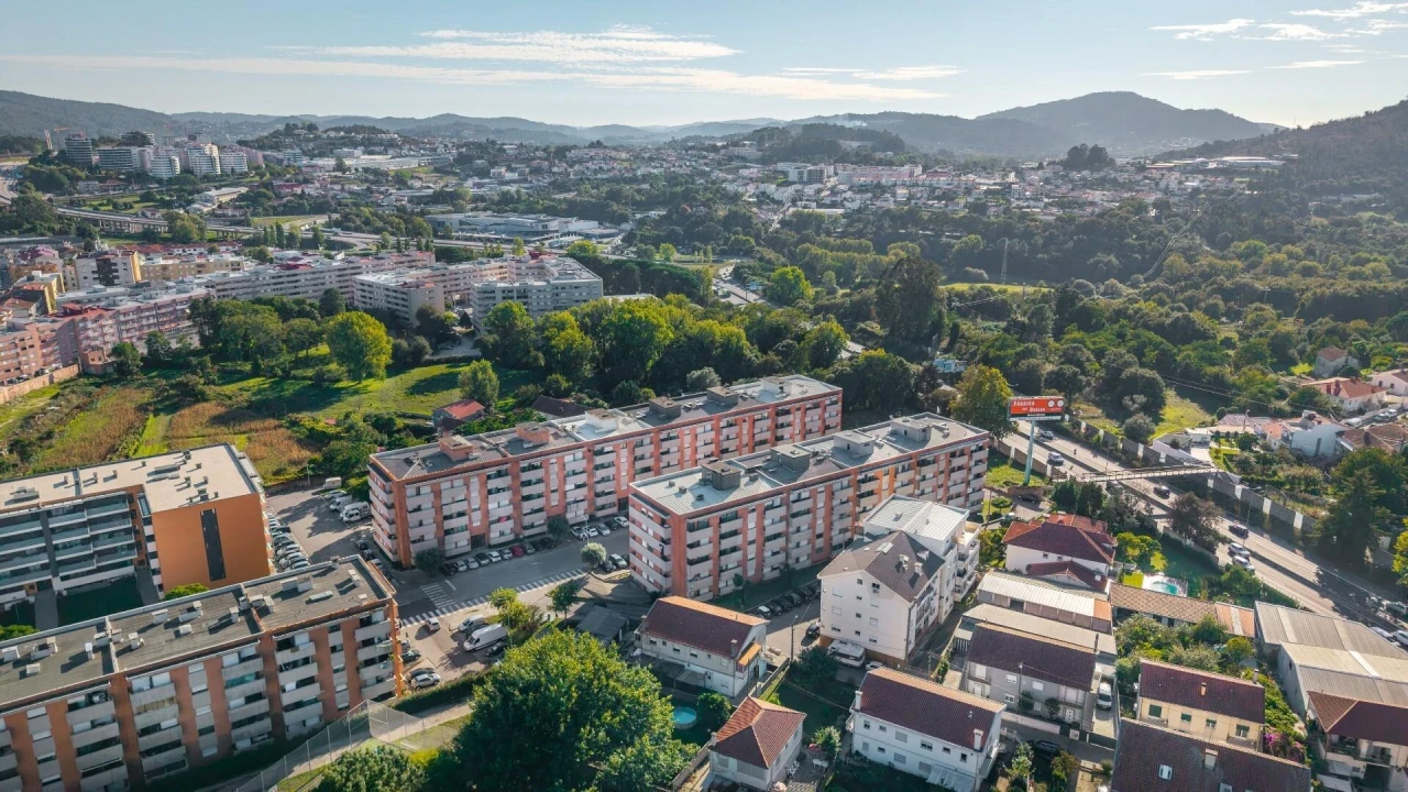 Apartamento T3 para Venda em Ferreiros e Gondizalves Foto 31