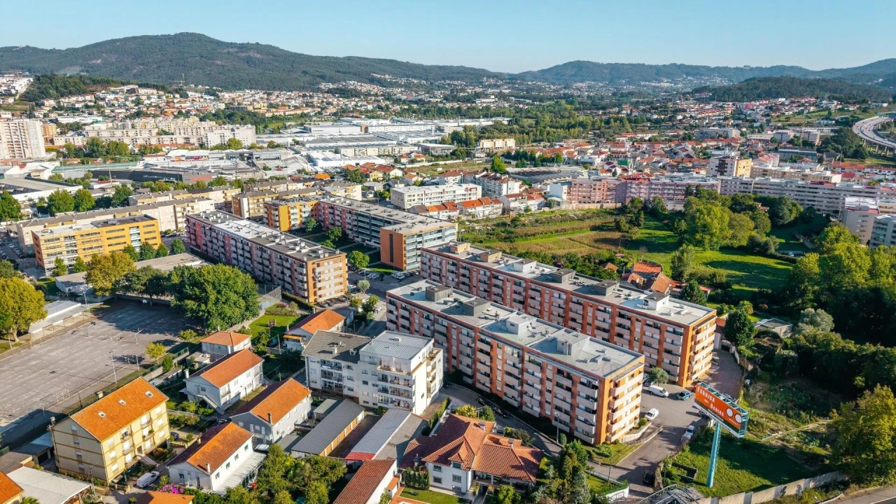 Apartamento T3 para Venda em Ferreiros e Gondizalves Foto 30
