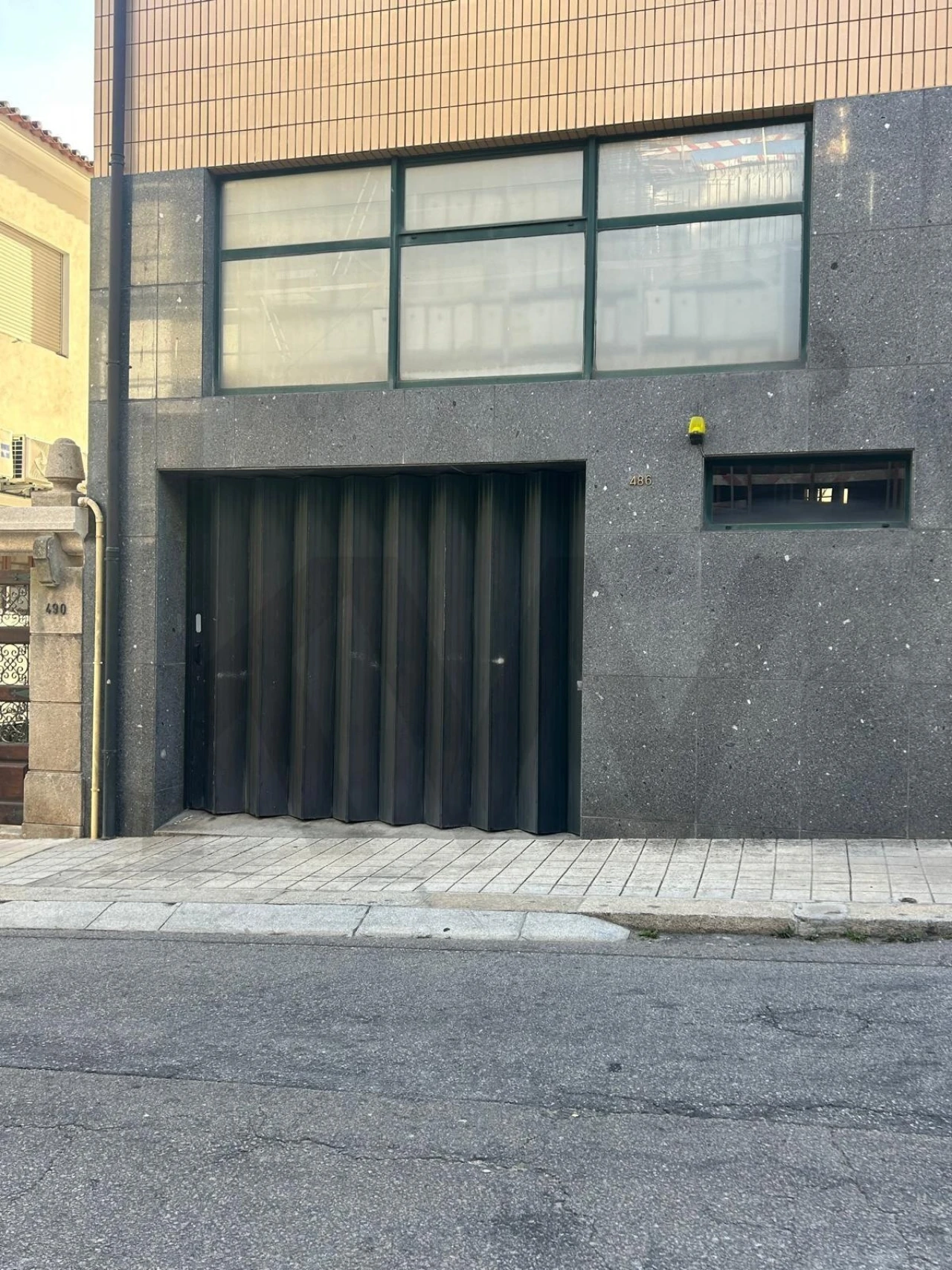 Garagem para Venda em Paranhos Foto 2
