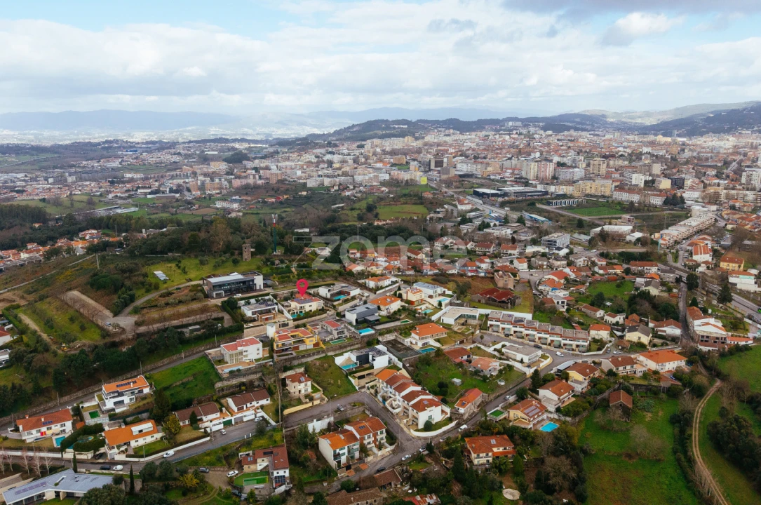 Moradia T5 para Venda em Braga (Maximinos, Sé e Cividade) Foto 52