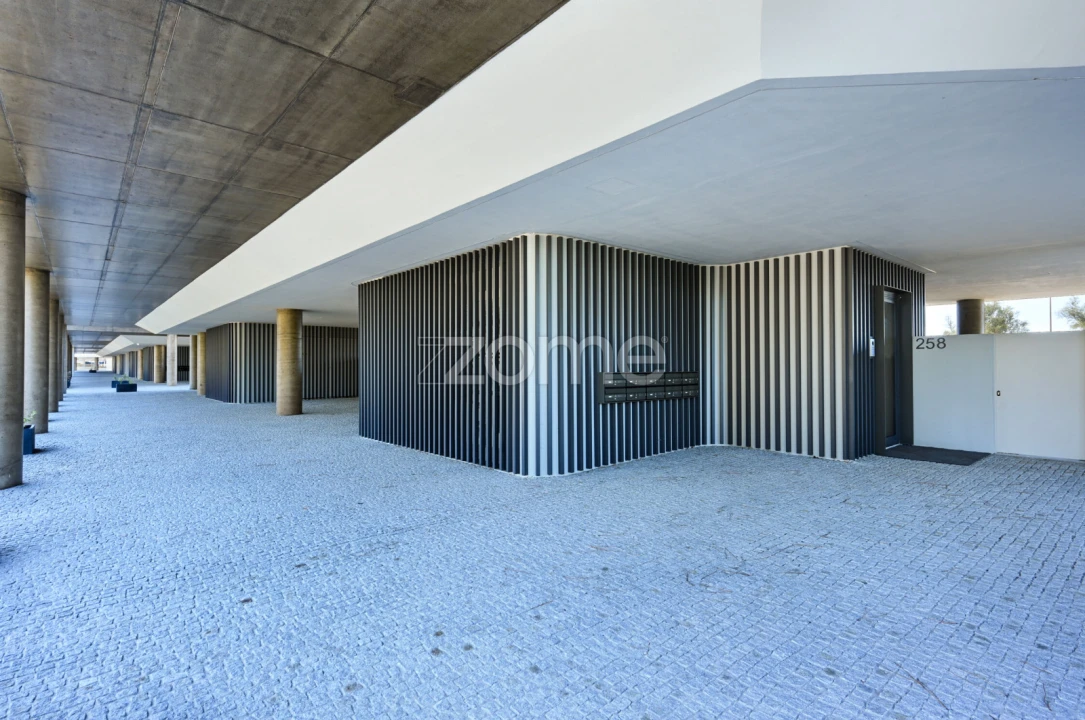 Apartamento T4 para Venda em Canidelo Foto 3
