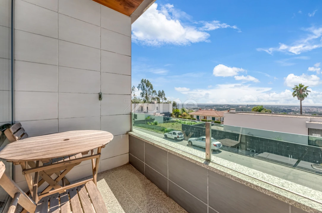 Apartamento T2 para Venda em Escapães Foto 7