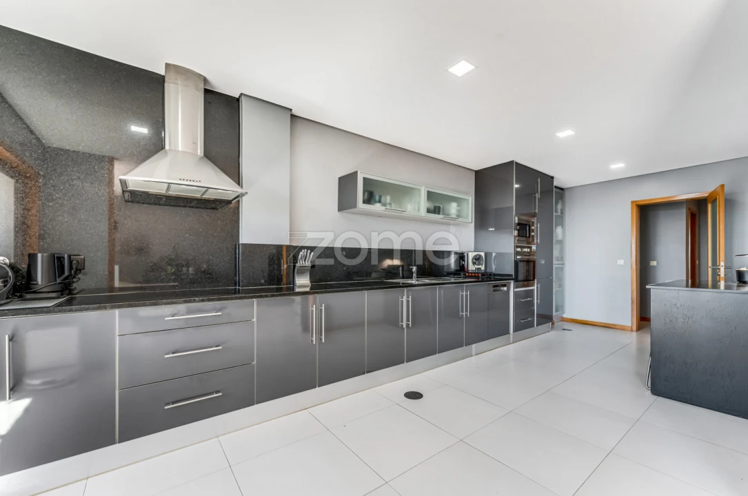 Apartamento T2 para Venda em Escapães Foto 12