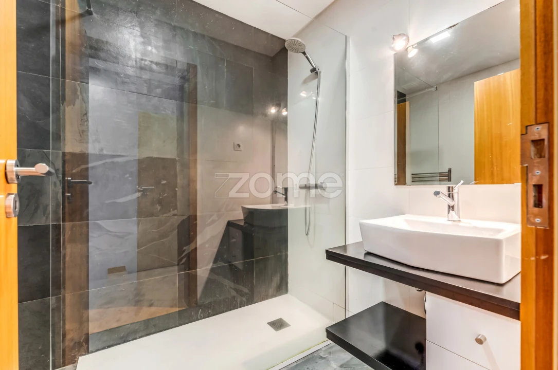 Apartamento T2 para Venda em Escapães Foto 19