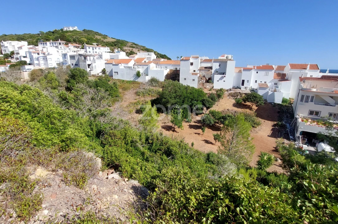 Terreno para Venda em Budens Foto 1