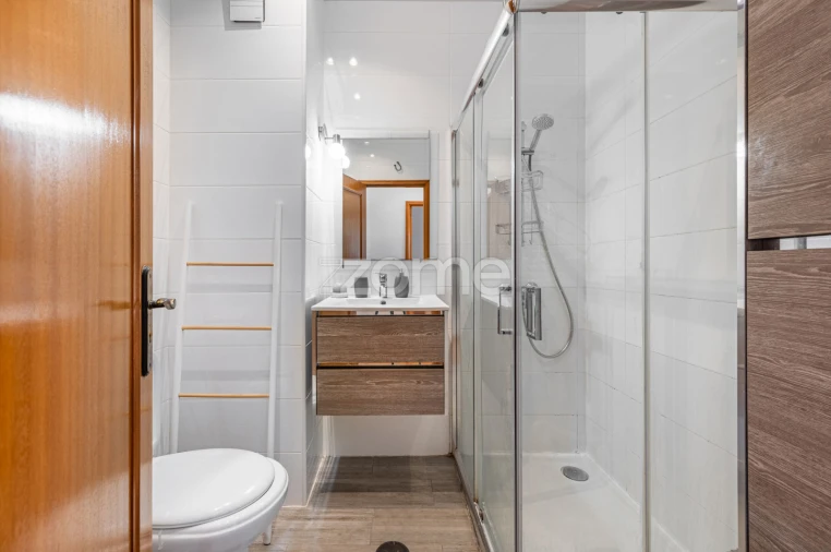 Apartamento T2 para Venda em Mafamude e Vilar do Paraíso Foto 22