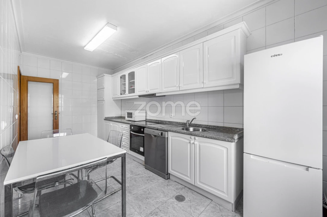 Apartamento T2 para Venda em Mafamude e Vilar do Paraíso Foto 15