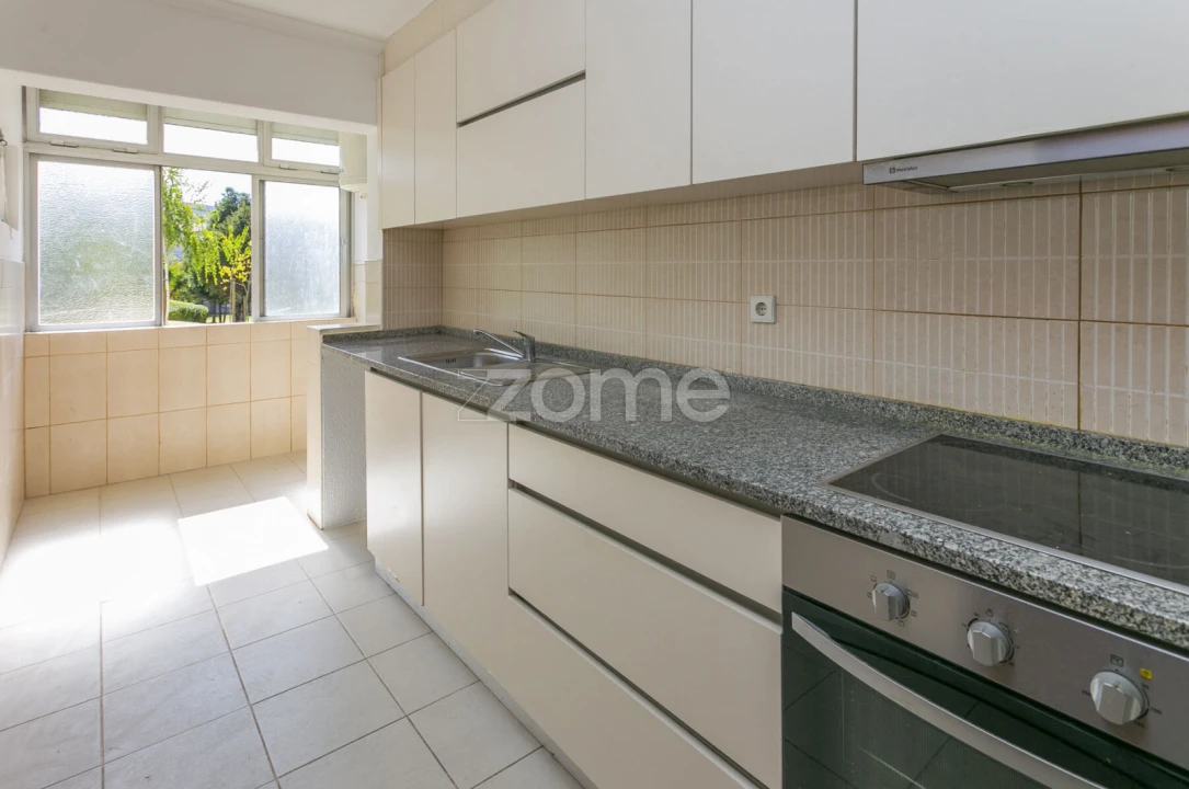Apartamento T3 para Venda em Lordelo do Ouro e Massarelos Foto 10