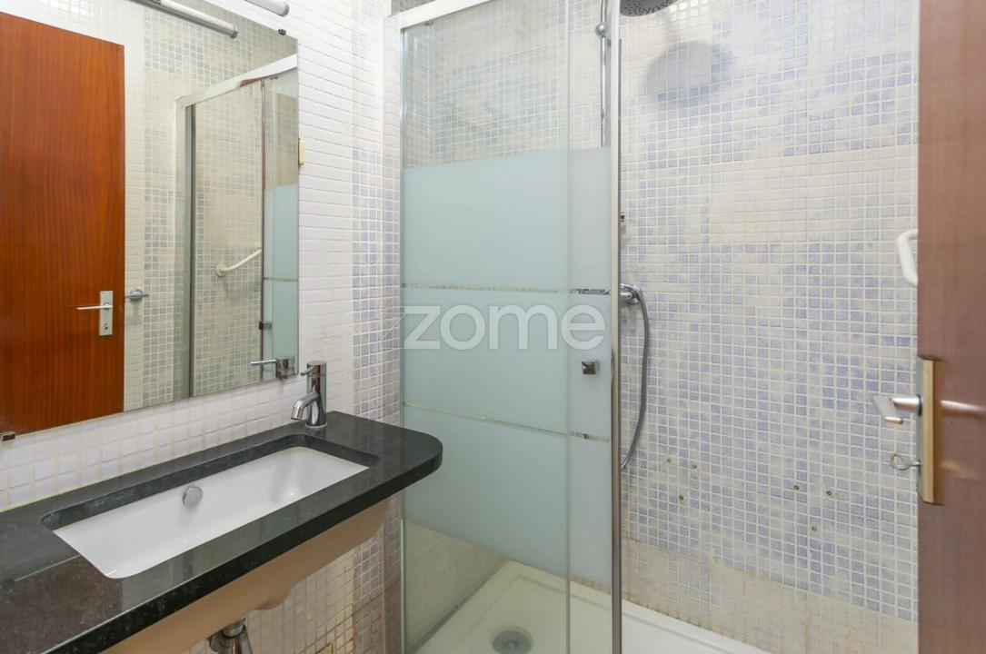 Apartamento T3 para Venda em Lordelo do Ouro e Massarelos Foto 15