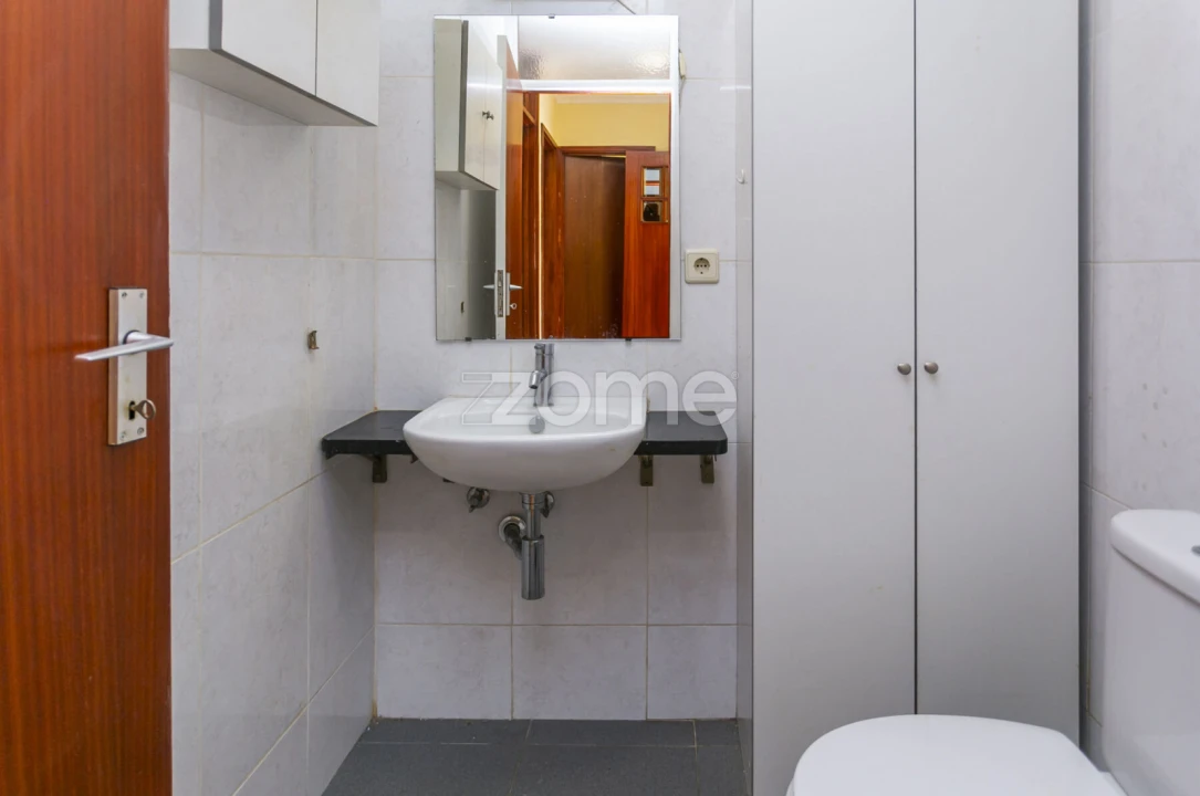 Apartamento T3 para Venda em Lordelo do Ouro e Massarelos Foto 16