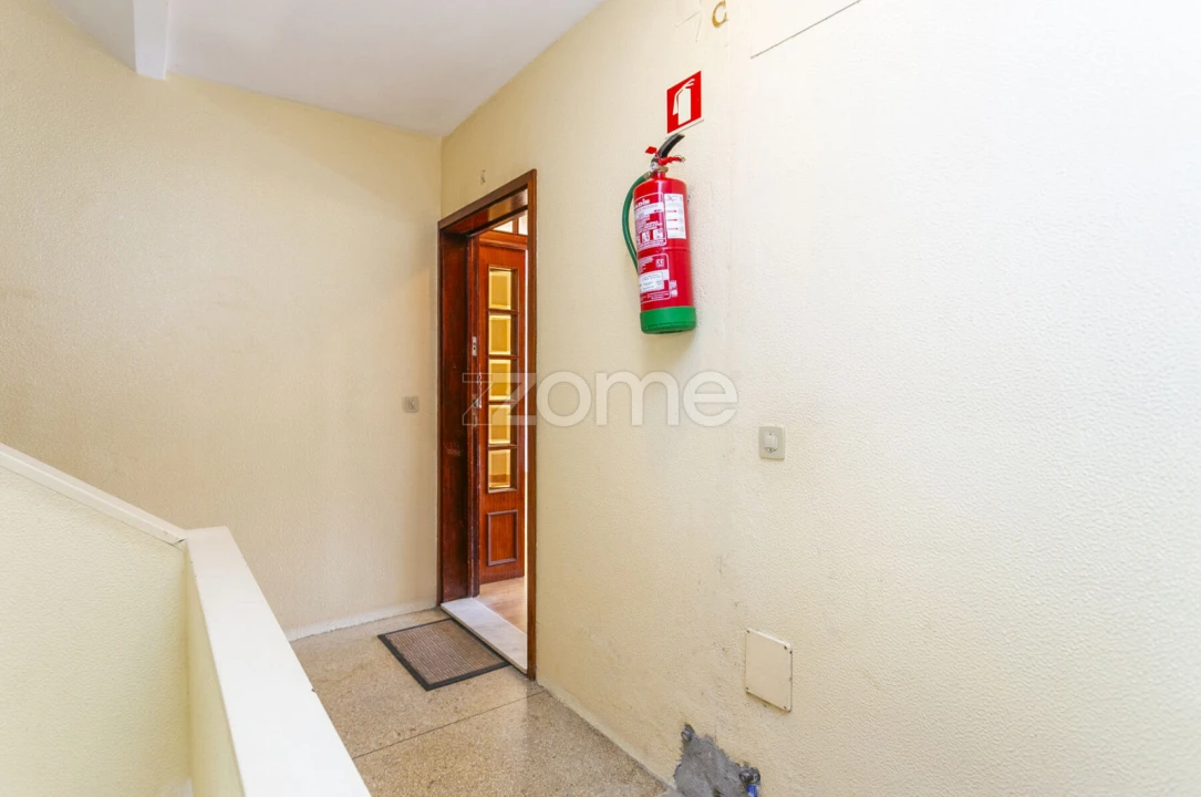 Apartamento T3 para Venda em Lordelo do Ouro e Massarelos Foto 26
