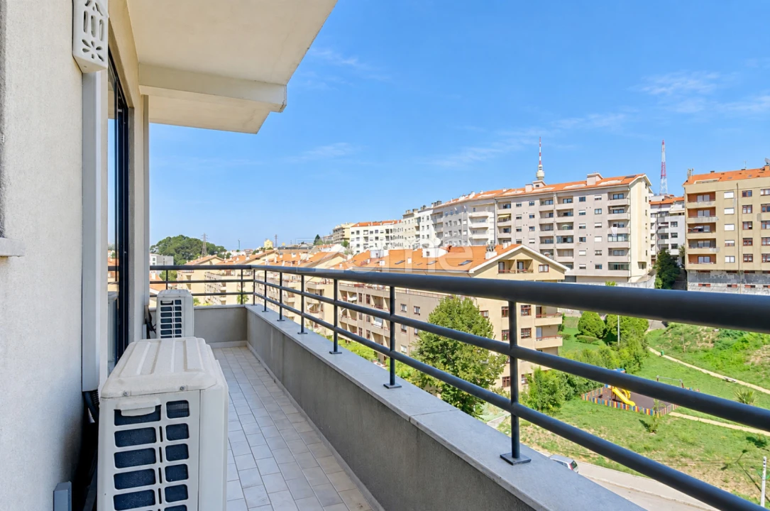 Apartamento T2 para Venda em Mafamude e Vilar do Paraíso Foto 22