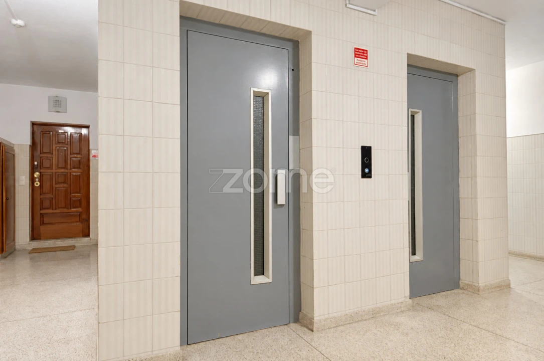 Apartamento T2 para Venda em Mafamude e Vilar do Paraíso Foto 5
