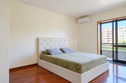Apartamento T2 para Venda em Mafamude e Vilar do Paraíso