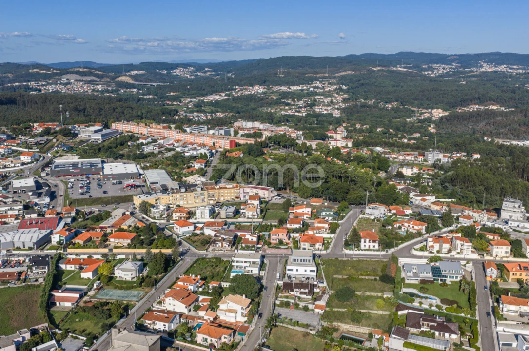 Moradia T4 para Venda em São João da Madeira Foto 57