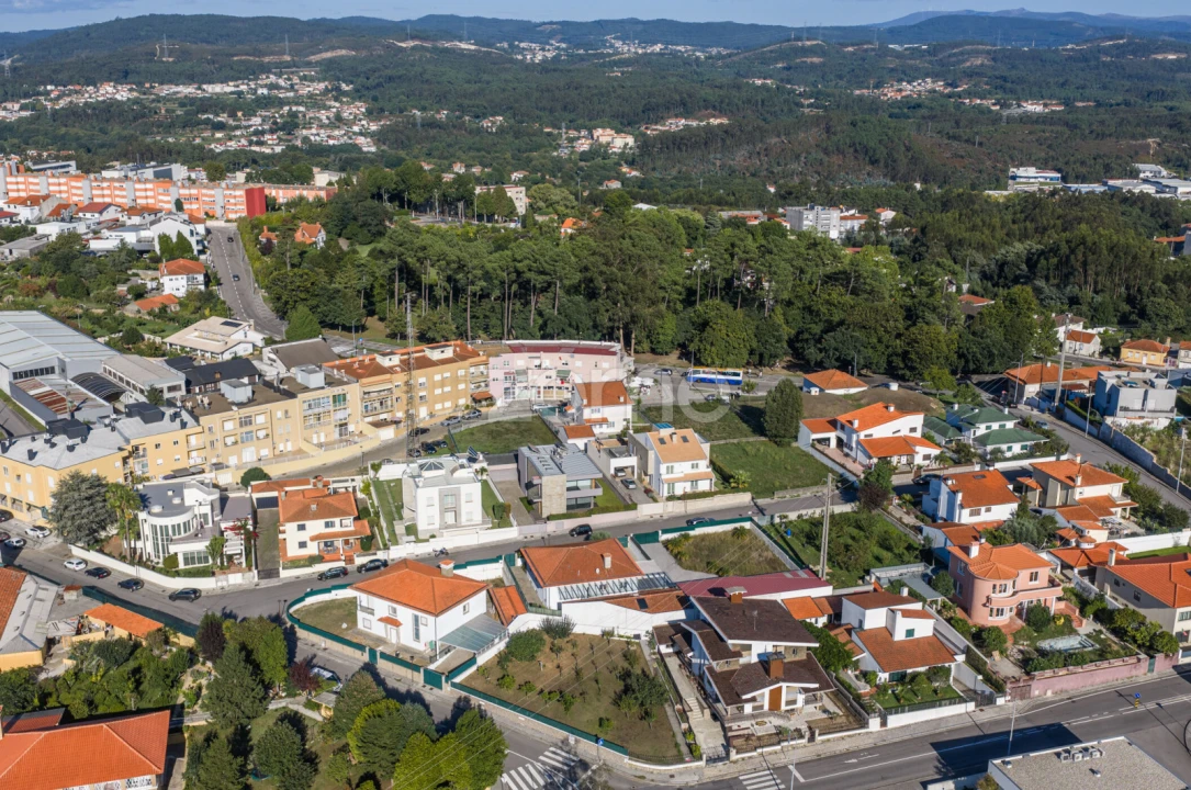 Moradia T4 para Venda em São João da Madeira Foto 56