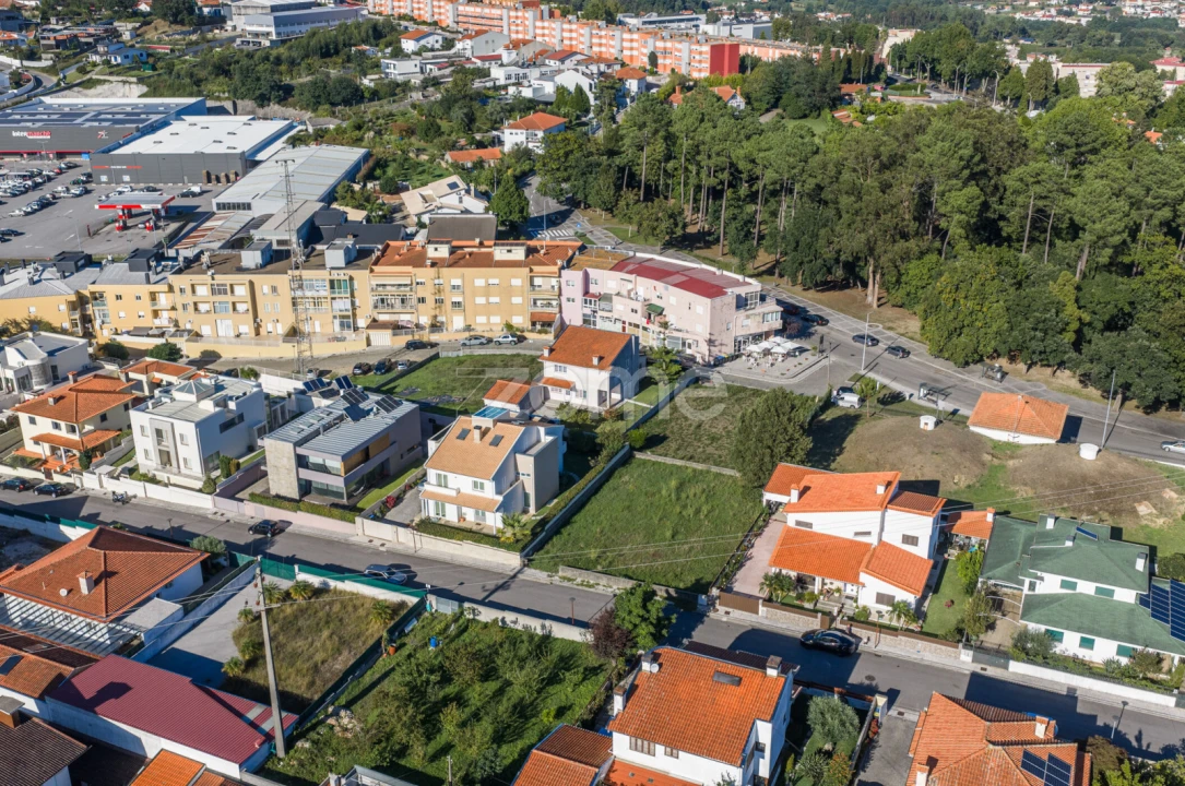 Moradia T4 para Venda em São João da Madeira Foto 55