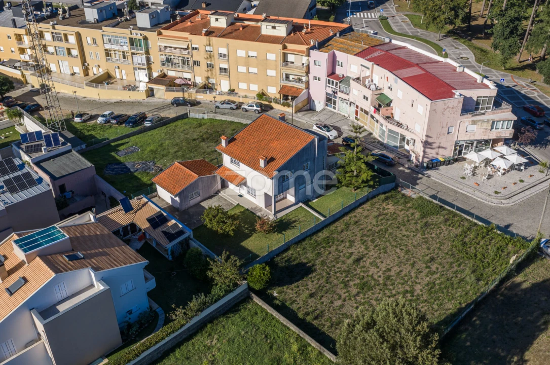 Moradia T4 para Venda em São João da Madeira Foto 50