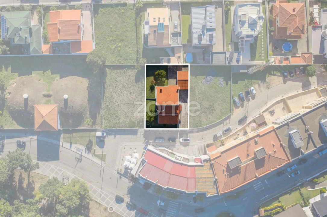 Moradia T4 para Venda em São João da Madeira Foto 36