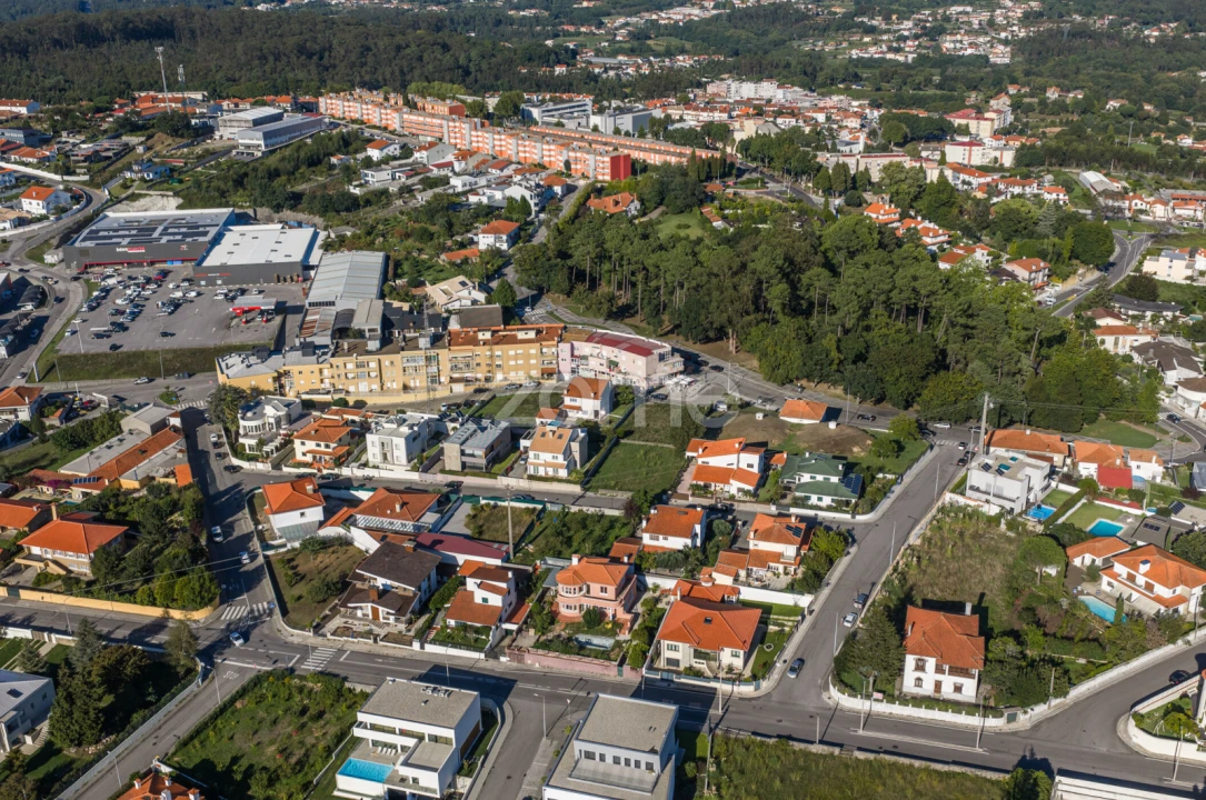 Moradia T4 para Venda em São João da Madeira Foto 44