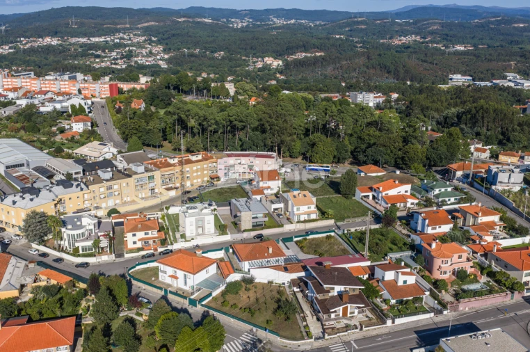 Moradia T4 para Venda em São João da Madeira Foto 56