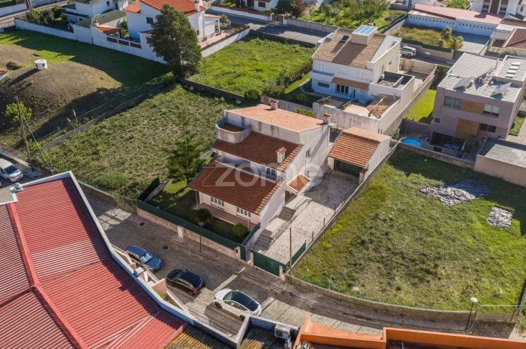 Moradia T4 para Venda em São João da Madeira Foto 46