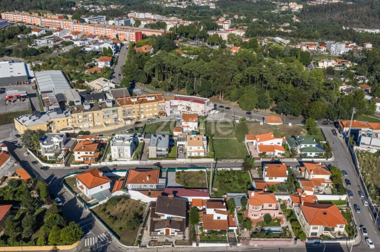 Moradia T4 para Venda em São João da Madeira Foto 42